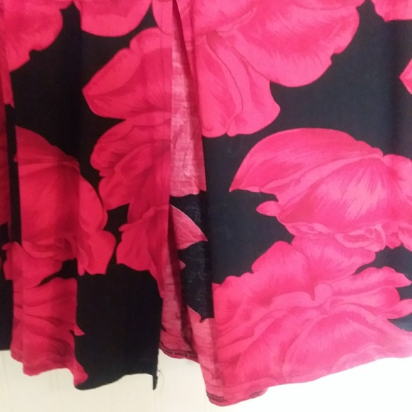 LAS VIDAS skirt in size small. - Picture 3 of 5